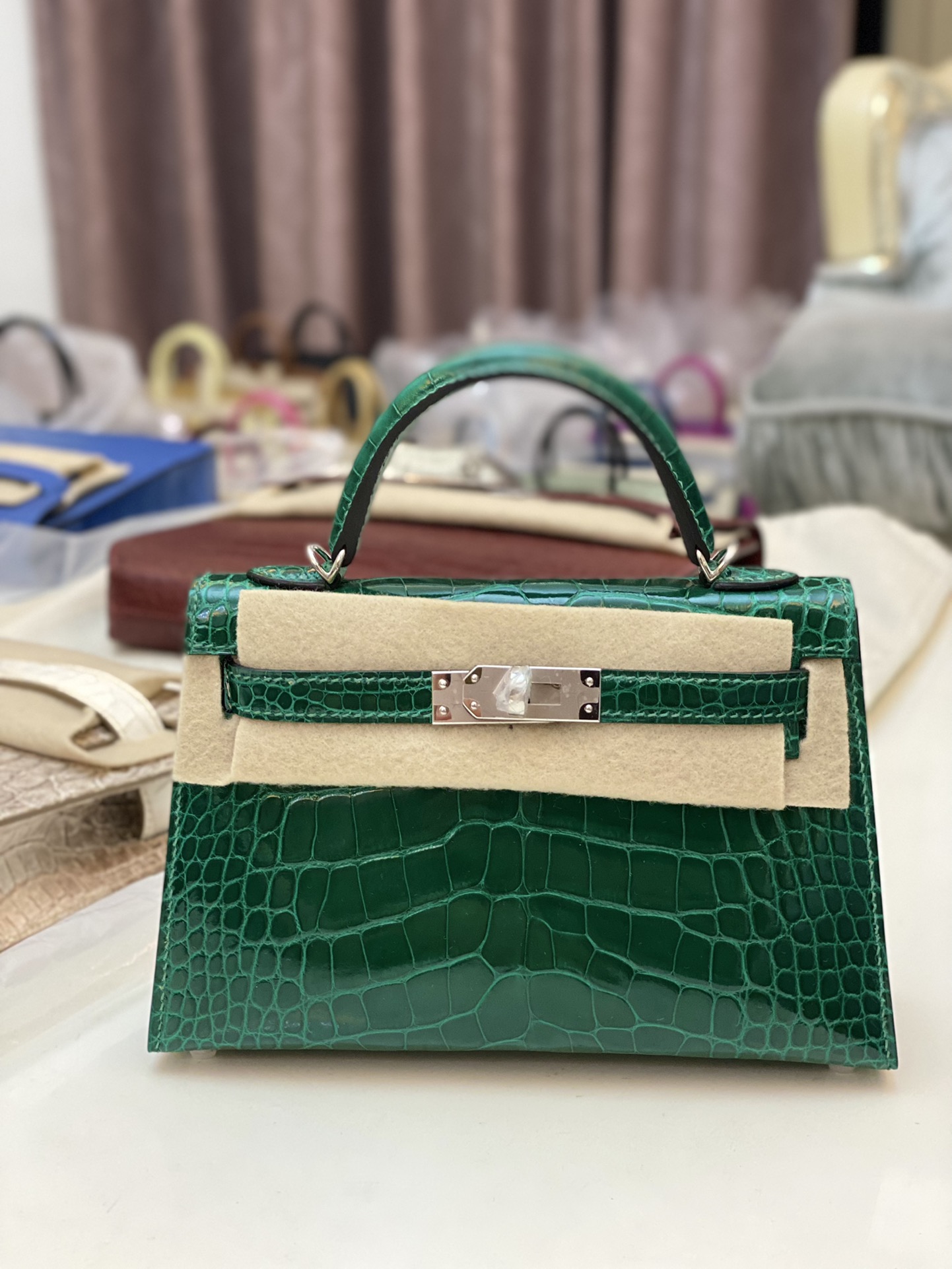 Hermes Kelly Mini II Bag 19CM In Vert Vertigo Shiny Alligator Leather